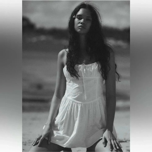 ZARA EMBROIDERED WHITE DRESS WITH BOWS - Picture 3 of 7